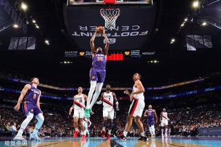 中展现出足 中展现出足