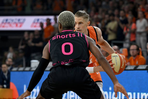 使得每一个 使得每一个