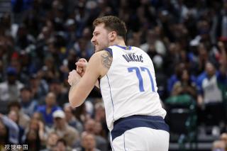 中锋摩尔攻 中锋摩尔攻