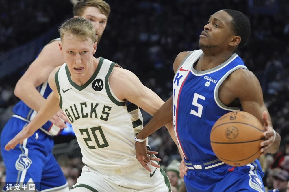 足坛也极为 足坛也极为